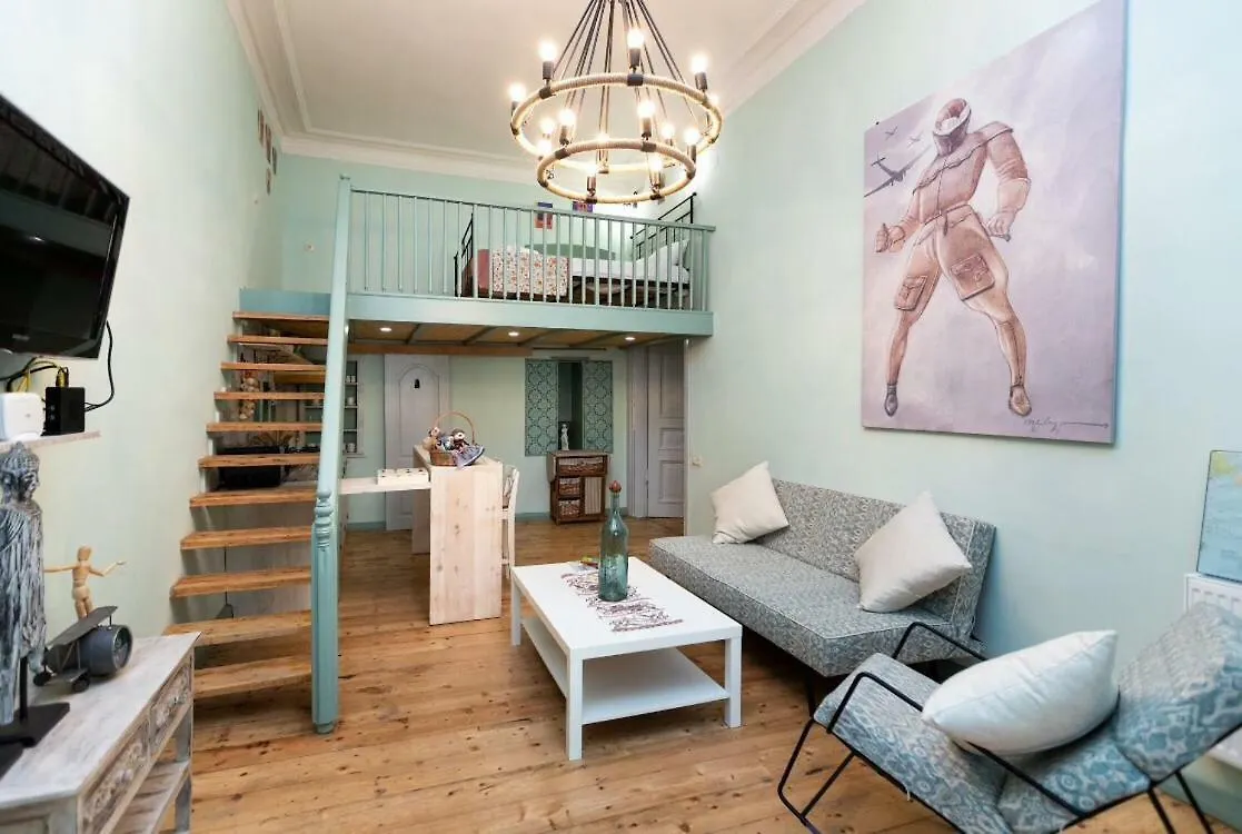 Antresol Rustaveli Apartment Tbilisi