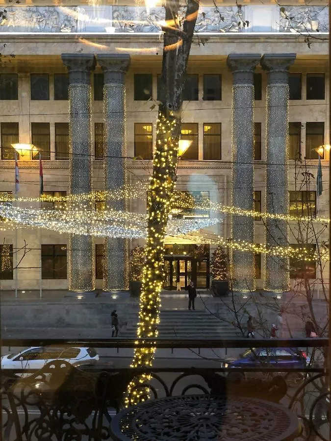 Antresol Rustaveli Apartment Tbilisi